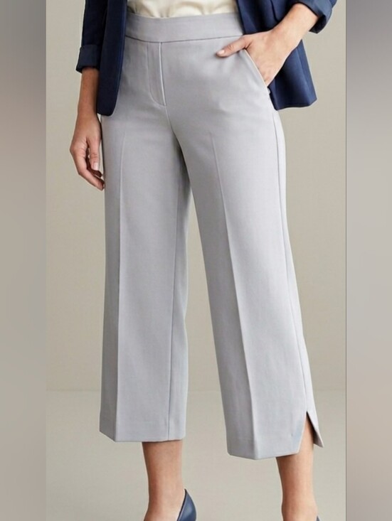 Counterparts Pants - Counterparts Grey Pull On Capri Pants With Side Pockets. NWT. Size 14